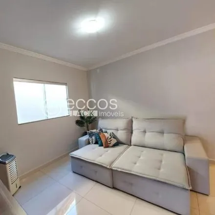 Buy this 3 bed house on Rua Márcio Ribeiro da Silva in Chácaras Tubalina e Quartel, Uberlândia - MG