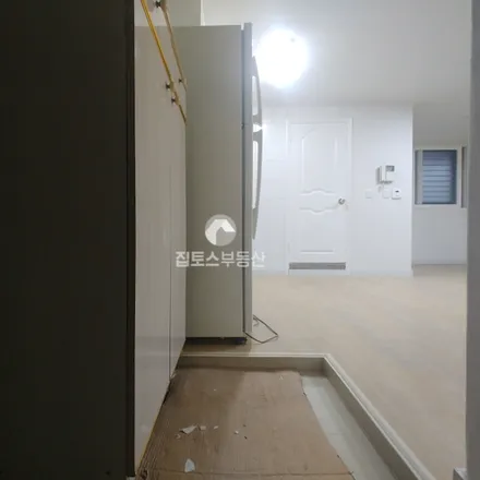 Rent this studio apartment on 서울특별시 강남구 논현동 9-9