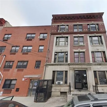 Image 4 - 2248 Bassford Avenue, New York, NY 10457, USA - House for sale