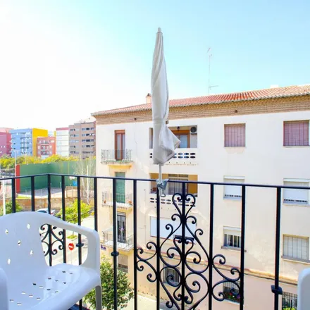 Image 4 - Carrer de Xulilla, 6, 46011 Valencia, Spain - Apartment for rent