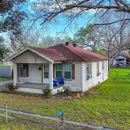 Buy this 2 bed house on 183 Woodland in Corsicana, TX 75110