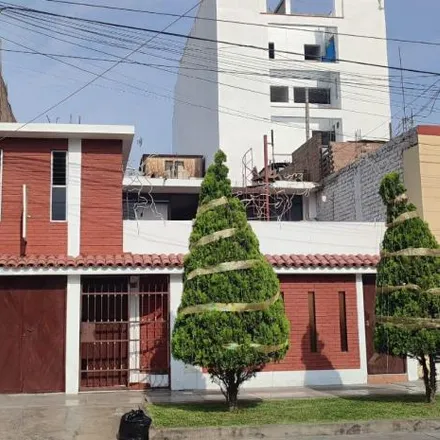 Image 1 - Xpress Market, Jirón Leon Velarde, Lince, Lima Metropolitan Area 15072, Peru - House for sale