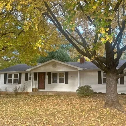 Buy this 3 bed house on 742 West Rockwood Street in Springfield, MO 65807