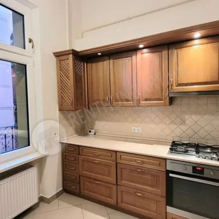 Image 2 - Budapest, Döbrentei utca 15, 1013, Hungary - Apartment for rent