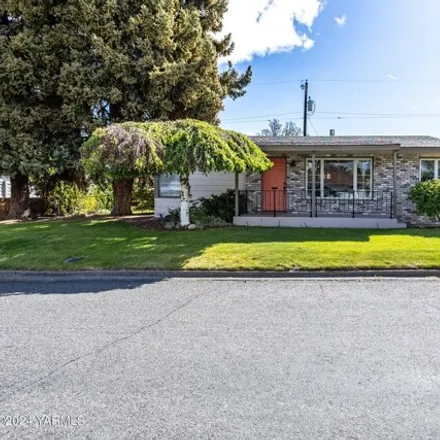 Buy this 2 bed house on 239 North 37th Avenue in Yakima, WA 98902