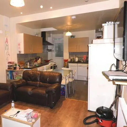 Rent this 7 bed townhouse on 36 Bournbrook Road in Selly Oak, B29 7BJ