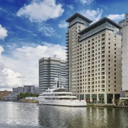 Rent this 4 bed apartment on Discovery Dock Apartments East in 3 South Quay Square, London