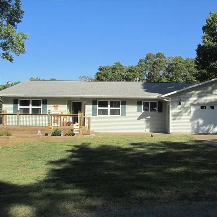 Buy this 4 bed house on 18 La Quinta Loop in Carroll County, AR 72631