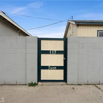 Image 3 - 117 South Daisy Avenue, Santa Ana, CA 92703, USA - House for sale