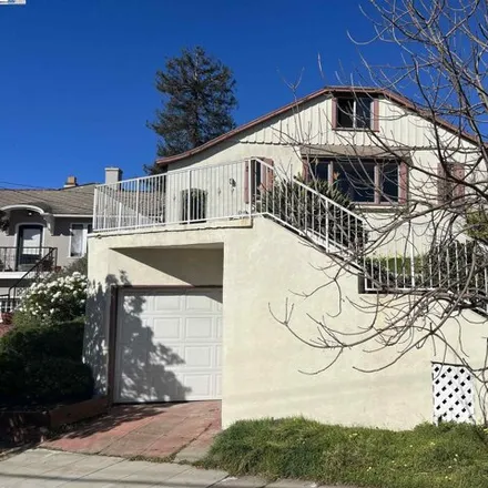 Buy this 3 bed house on 4715 Edgewood Avenue in Oakland, CA 94602
