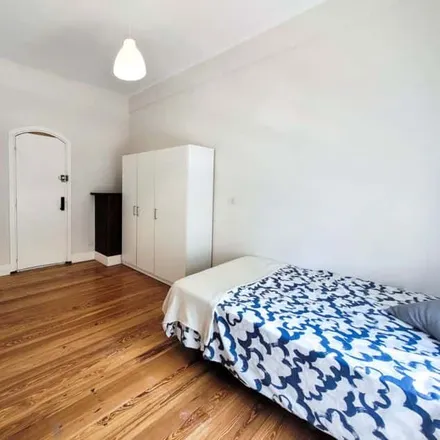 Rent this studio room on Avenida Lehendakari Aguirre / Agirre lehendakariaren etorbidea in 4, 48014 Bilbao
