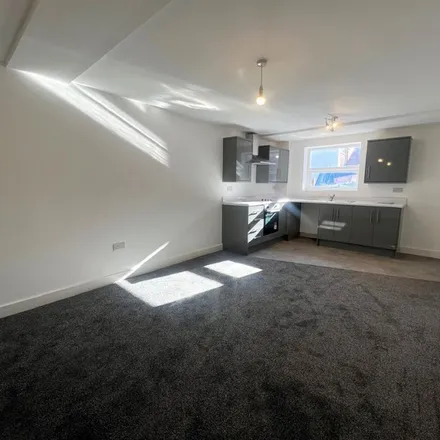 Rent this 1 bed apartment on Soni Electronics in Kingston Road, Portsmouth