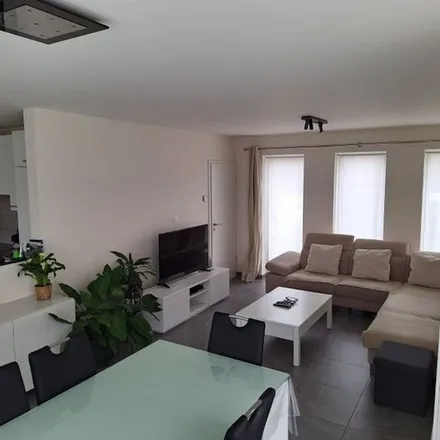 Rent this 4 bed apartment on Hôtel de Ville de Namur in Rue de Fer 52, 5000 Namur