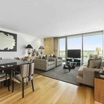 Rent this 3 bed apartment on The Knightsbridge in 199 Knightsbridge, London