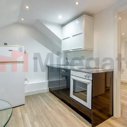 Image 4 - Station Road, The Hyde, London, NW4 4NH, United Kingdom - Apartment for rent