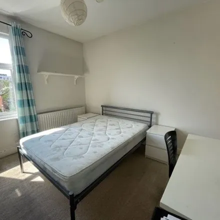 Rent this 2 bed apartment on Leopold Road in Leicester, LE2 1YB