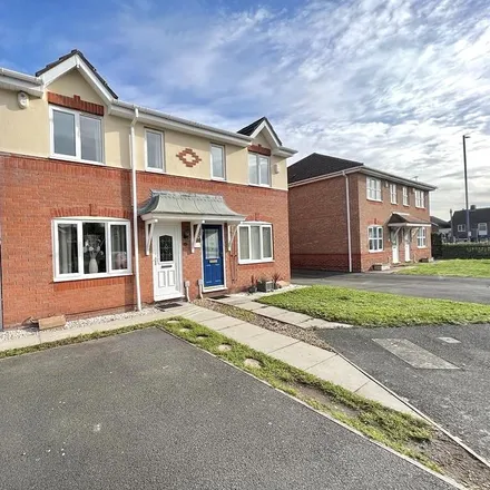 Rent this 2 bed duplex on unnamed road in Wednesbury, WS10 9UD