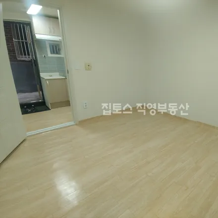 Rent this studio apartment on 서울특별시 관악구 봉천동 685-12