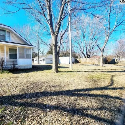 Image 2 - 441 South Dinsmore Avenue, Lyons, KS 67554, USA - House for sale