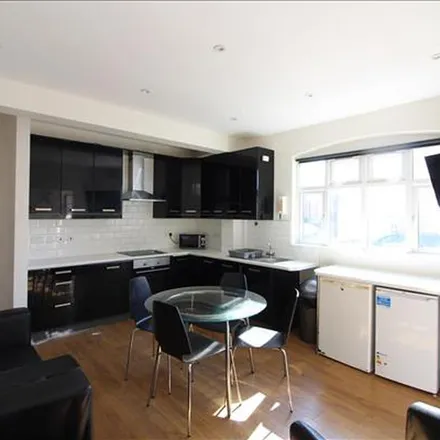 Rent this 5 bed apartment on 105 Wilton Avenue in Bedford Place, Southampton