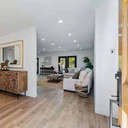 Image 4 - 8347 Lester Lane, Los Angeles, CA 91304, USA - House for sale