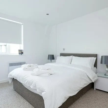 Rent this 3 bed apartment on London in SE10 9FX, United Kingdom
