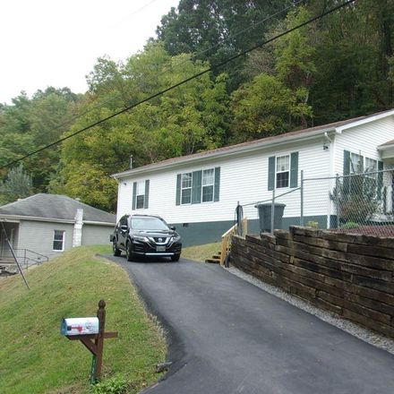 Rent this 4 bed house on 125 Rollins Street in Bluefield, Tazewell County