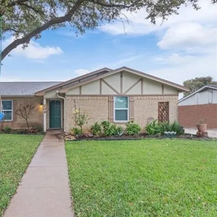 Buy this 3 bed house on 211 Travis Lane in Hewitt, McLennan County