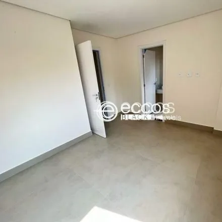 Buy this 3 bed apartment on Rua Icaraí in Patrimônio, Uberlândia - MG