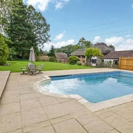 Image 3 - Anmore Lane, East Hampshire, PO7 6HW, United Kingdom - House for sale