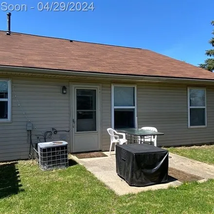 Image 6 - 200 Countryside Court, Highland Charter Township, MI 48357, USA - Condo for sale