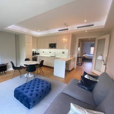 Rent this 2 bed apartment on Ryman in 24-28 Gray's Inn Road, London