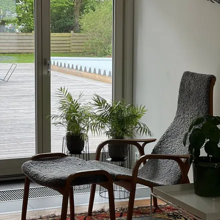 Rent this 5 bed apartment on Lavendelvägen 16 in 237 37 Bjärred, Sweden