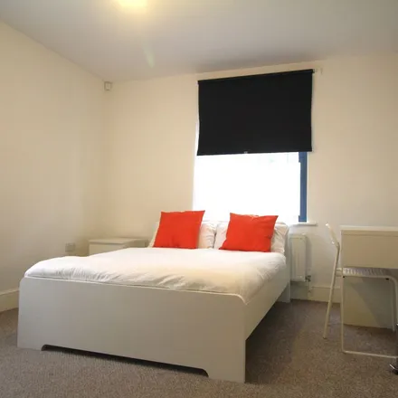 Rent this 4 bed apartment on University of Leeds in Kendal Road, Leeds