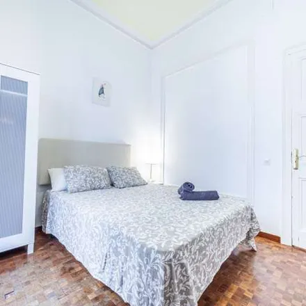 Rent this 8 bed apartment on Oficina de Correos in Ronda de la Universitat, 23