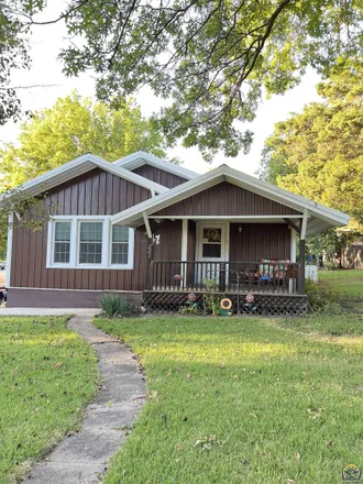 Buy this 2 bed house on 227 West 6th Street in Lyndon, KS 66451
