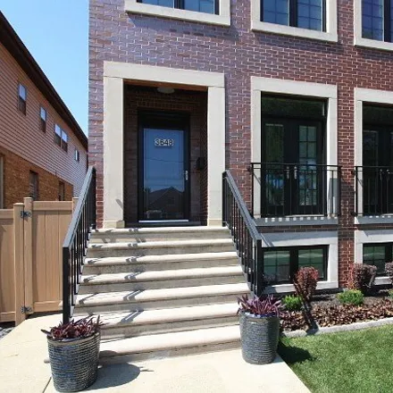 Image 2 - 3646 North Page Avenue, Chicago, IL 60634, USA - House for sale