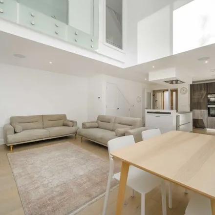 Image 3 - 3 Vinery Way, London, W6 0LQ, United Kingdom - Townhouse for rent