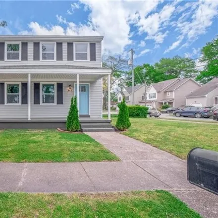 Buy this 3 bed house on 944 Avenue I in Lincoln Park, Norfolk