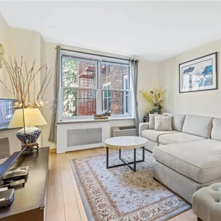 Image 3 - 142-05 Roosevelt Avenue, New York, NY 11354, USA - Apartment for sale