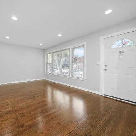 Image 3 - 9611 South Parnell Avenue, Chicago, IL 60628, USA - House for sale
