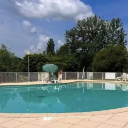 Rent this 2 bed apartment on unnamed road in 12130 Verlaguet, France