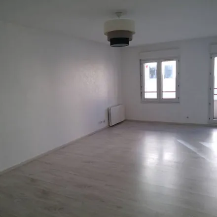Image 5 - 117 Rue Anatole France, 01100 Oyonnax, France - Apartment for rent