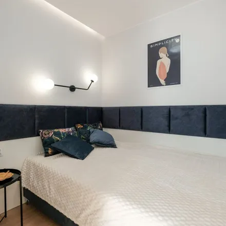 Rent this 2 bed apartment on Drewnowska in 91-071 Łódź, Poland