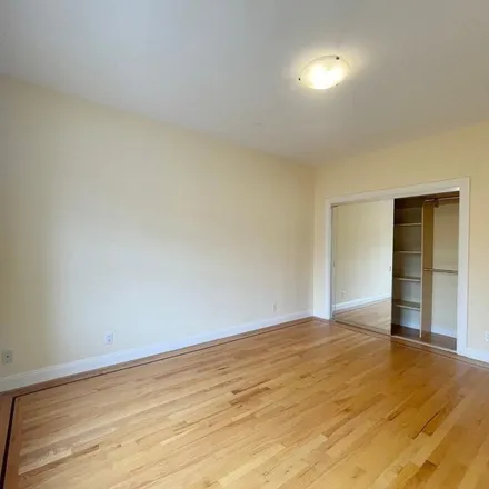 Rent this 3 bed apartment on 4071;4073;4075 18th Street in San Francisco, CA 94114
