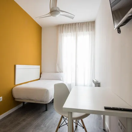 Rent this 15 bed room on Madrid in Cibeles, Calle de las Hileras