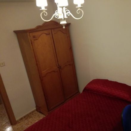Rent this 4 bed room on Av. de Mirat in 38, 37005 Salamanca