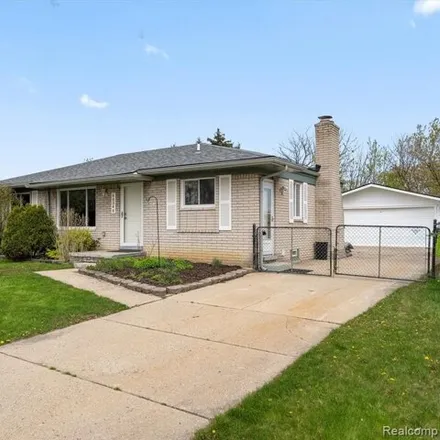 Image 1 - 40352 Kristen Drive, Sterling Heights, MI 48310, USA - House for sale