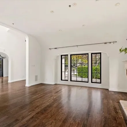 Rent this 5 bed apartment on 7th Court in Santa Monica, CA 90402