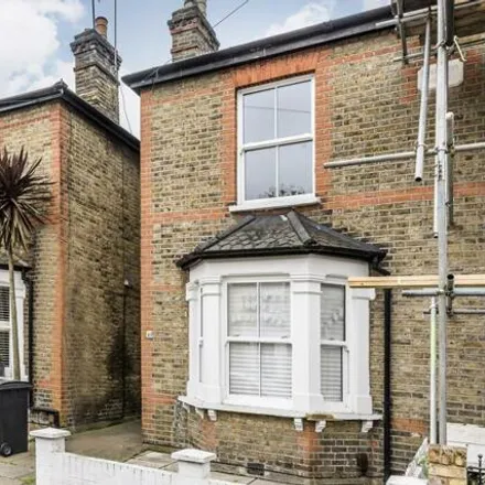 Rent this 4 bed duplex on Hardman Road in London, KT2 6ST